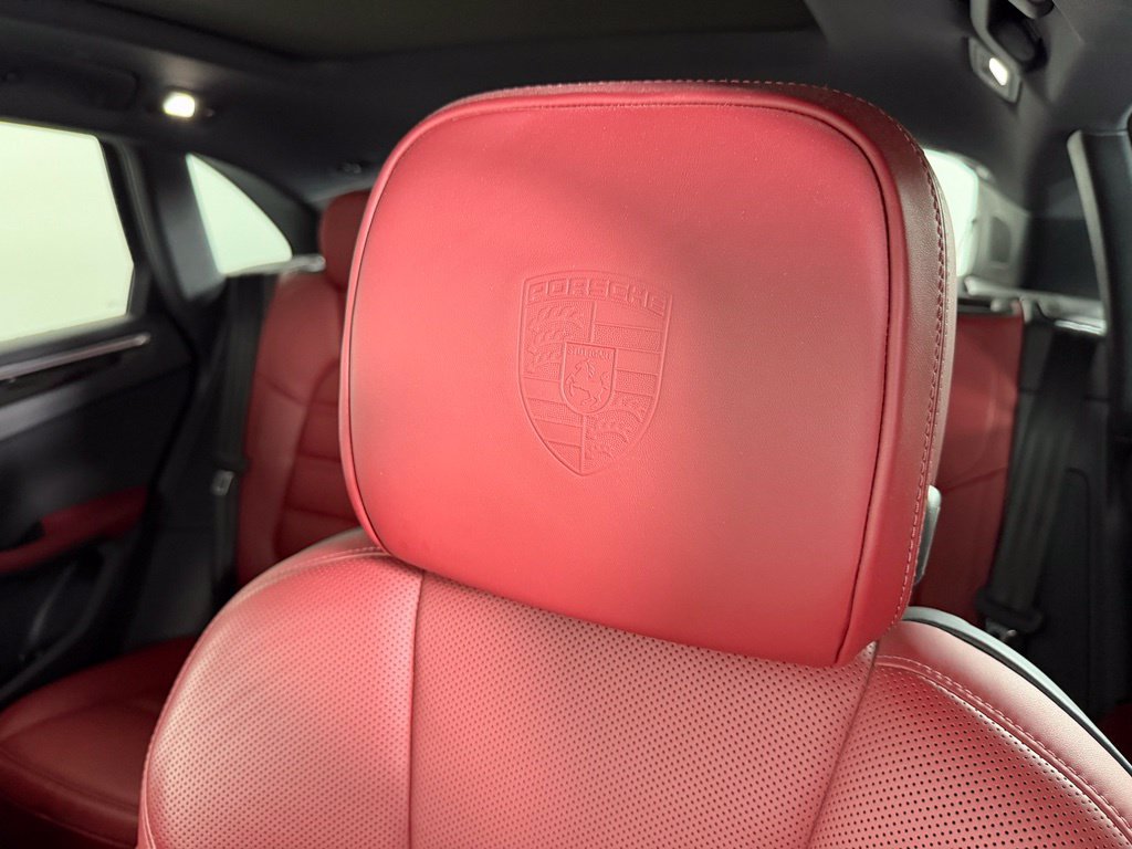 Used 2023 Porsche Macan AWD/4WD image 22