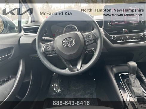Used 2022 Toyota Corolla LE FWD image 14