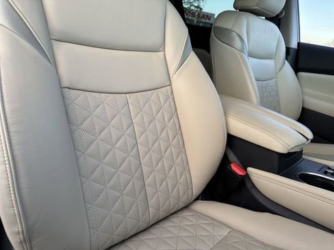 Certified 2024 Nissan Murano Platinum image 27