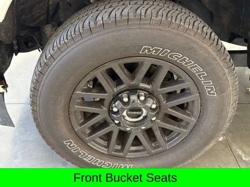 Used 2022 Ford F250 Lariat w/ Black Appearance Pkg image 11