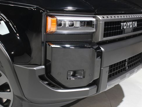 Used 2025 Toyota Land Cruiser image 8