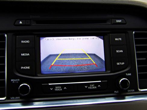 Used 2016 Hyundai Sonata SE FWD image 16