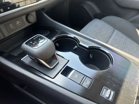 Used 2023 Nissan Rogue SV FWD image 20