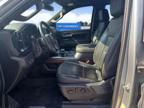 Used 2023 Chevrolet Silverado 1500 High Country w/ High Country Premium Package AWD/4WD image 7