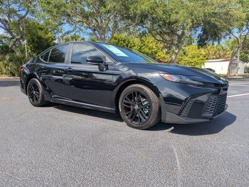 New 2026 Toyota Camry SE FWD image 2