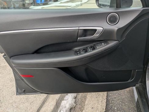 Used 2022 Hyundai Sonata SEL w/ Winter Weather Package image 19