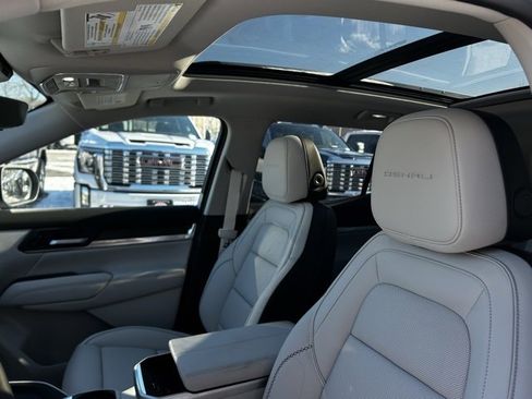 New 2026 GMC Terrain Denali w/ LPO, Black Badging Package image 25