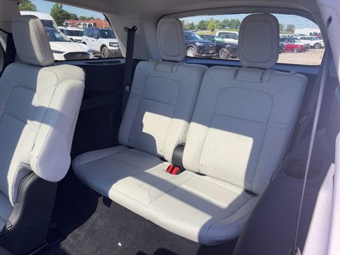 New 2026 Lincoln Aviator AWD image 10