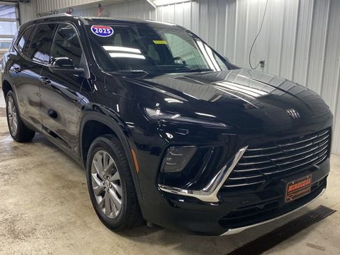 Used 2025 Buick Enclave Preferred image 2