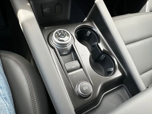New 2026 Ford Explorer Active w/ Active Comfort Package RWD image 30