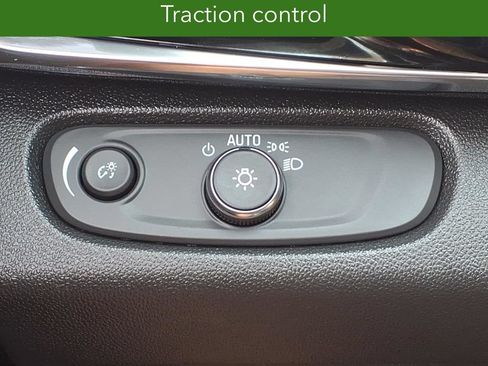 Certified 2024 Buick Envista Sport Touring w/ Convenience I Package FWD image 32
