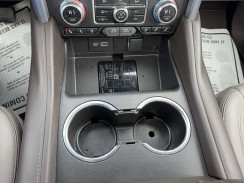 Used 2023 GMC Yukon SLT w/ Max Trailering Package image 19