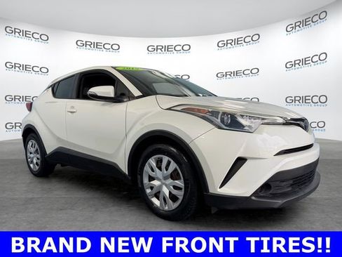 Used 2019 Toyota C-HR LE FWD image 1