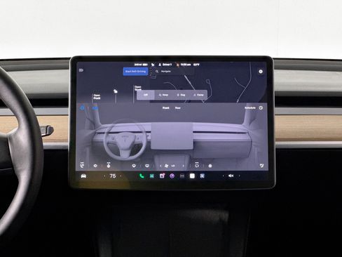 Used 2023 Tesla Model Y Long Range image 32