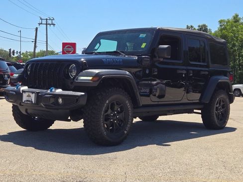 Used 2023 Jeep Wrangler Unlimited w/ Cold Weather Group AWD/4WD image 4