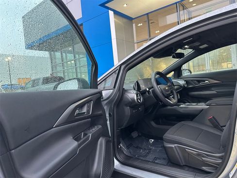 New 2026 Chevrolet Equinox EV LT image 20