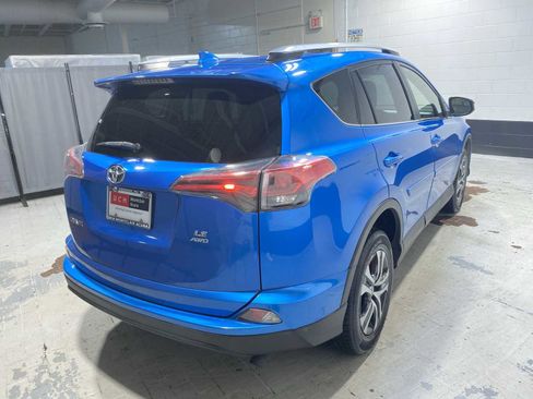 Used 2018 Toyota RAV4 LE w/ All Weather Liner Package AWD/4WD image 26