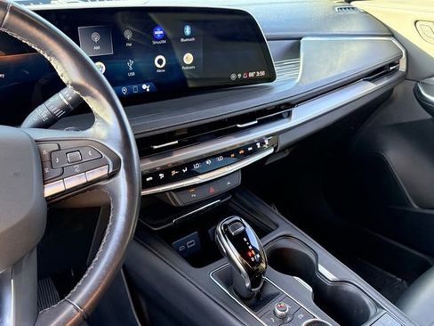 Used 2024 Cadillac XT4 Premium Luxury image 21