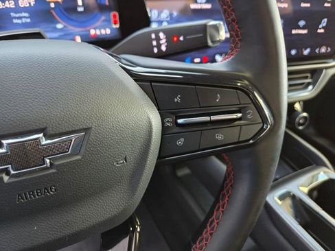 Used 2024 Chevrolet Equinox EV RS FWD image 29