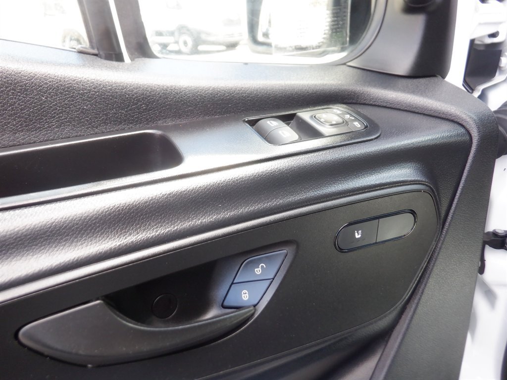 Used 2025 Mercedes-Benz Sprinter 2500 image 13