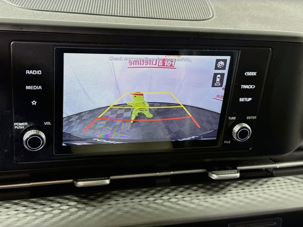 Used 2022 Kia Carnival LX FWD image 5