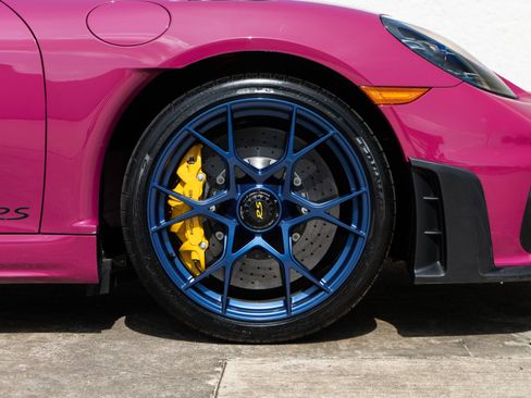 Used 2023 Porsche 718 Cayman GT4 RS RWD image 41