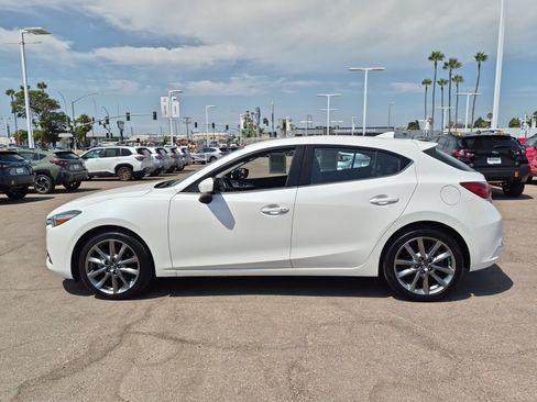 Used 2018 MAZDA MAZDA3 Touring FWD image 4