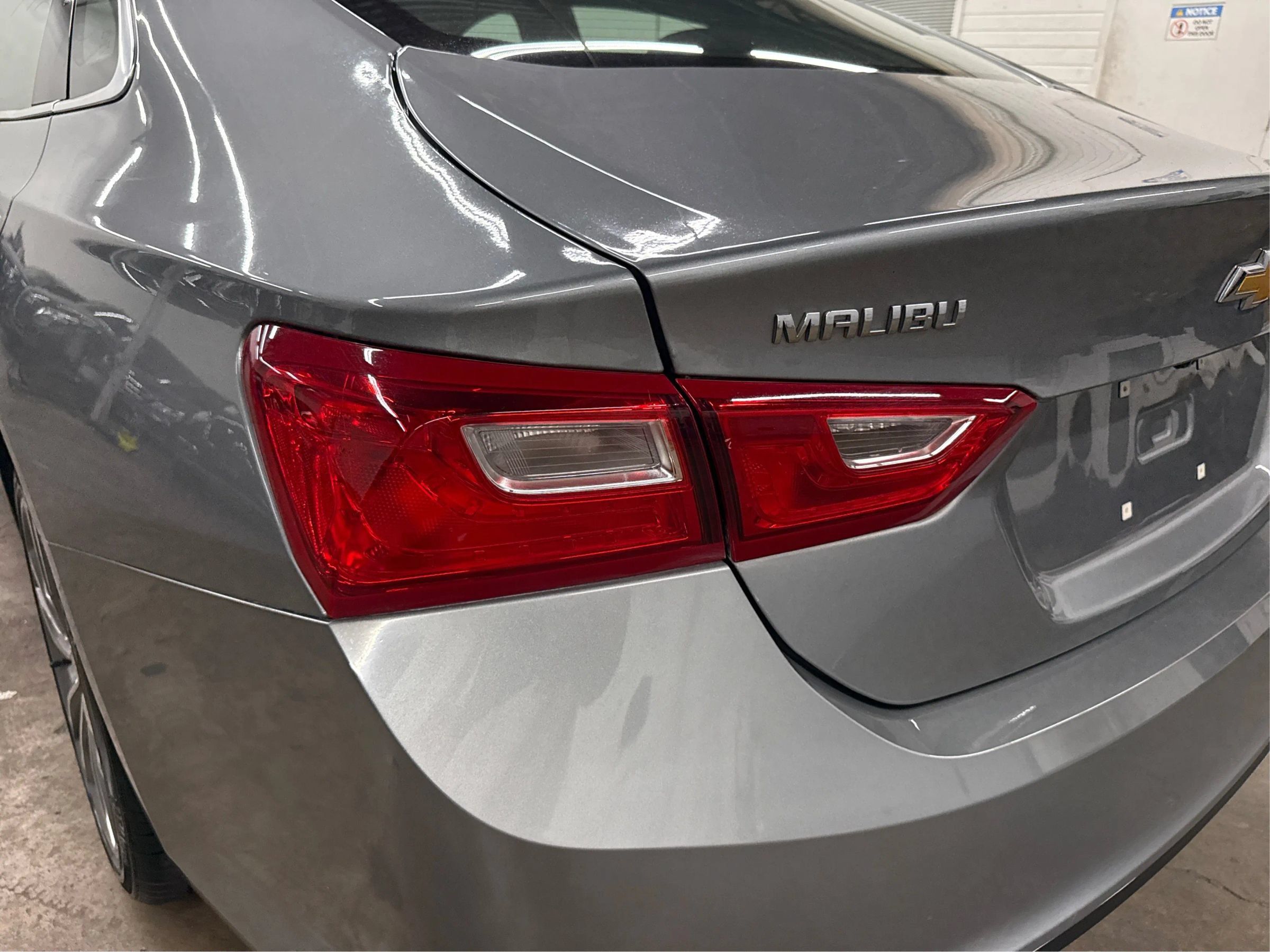 Used 2023 Chevrolet Malibu LT FWD image 35