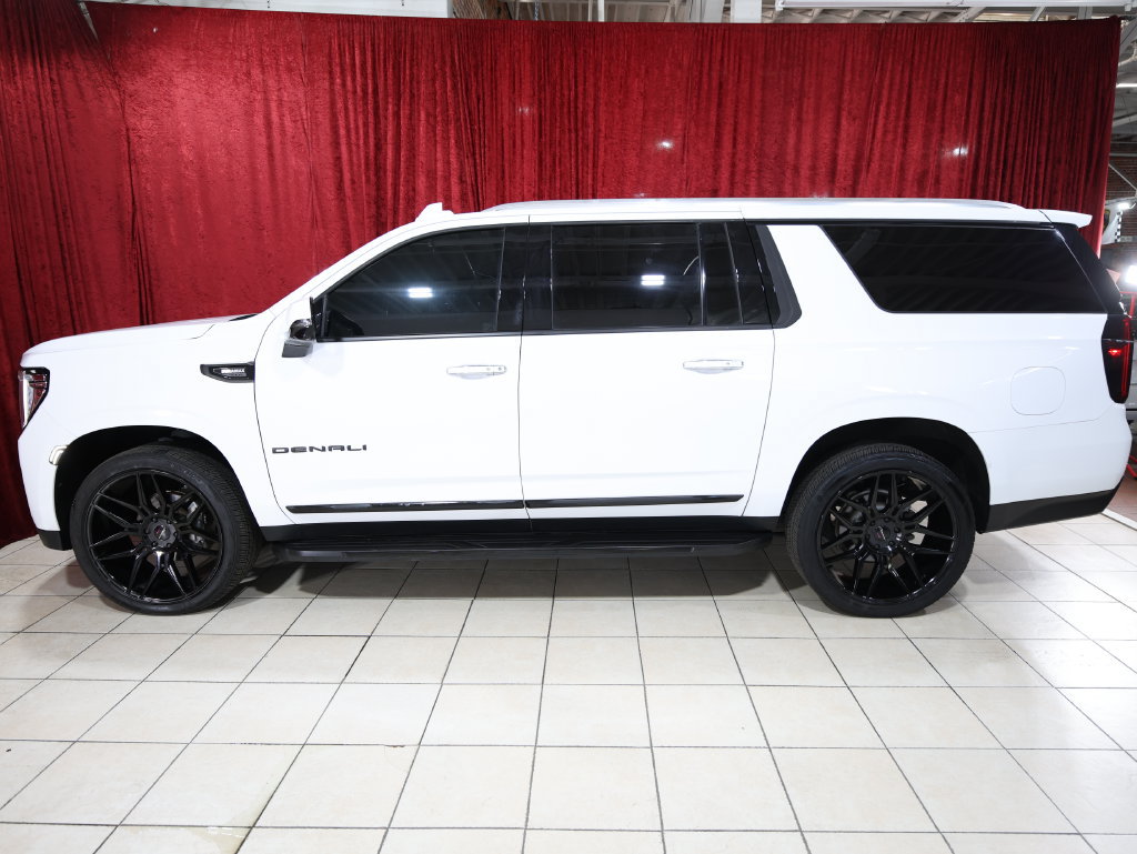 Used 2022 GMC Yukon XL Denali AWD/4WD image 4