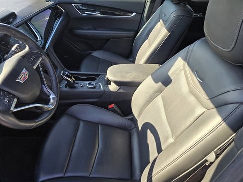 Used 2021 Cadillac XT6 Premium Luxury image 20