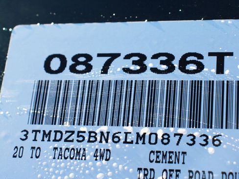 Used 2020 Toyota Tacoma TRD Off-Road image 30