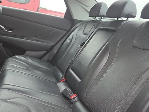 Used 2023 Hyundai Elantra Limited image 15