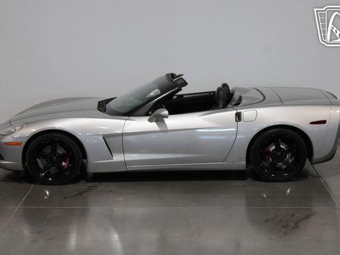 Used 2005 Chevrolet Corvette w/ Preferred Equipment Group image 20