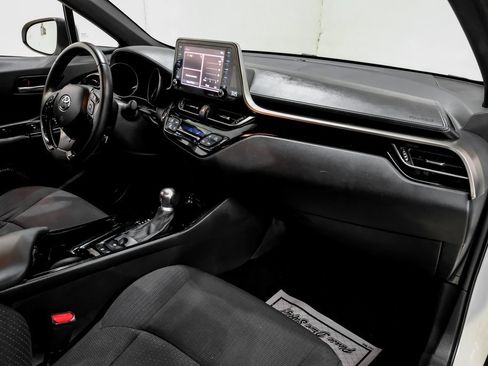 Used 2019 Toyota C-HR XLE image 21