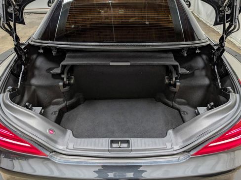 Used 2017 Mercedes-Benz SL 550 image 26