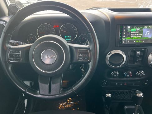 Used 2014 Jeep Wrangler Unlimited Sahara w/ Connectivity Group image 14