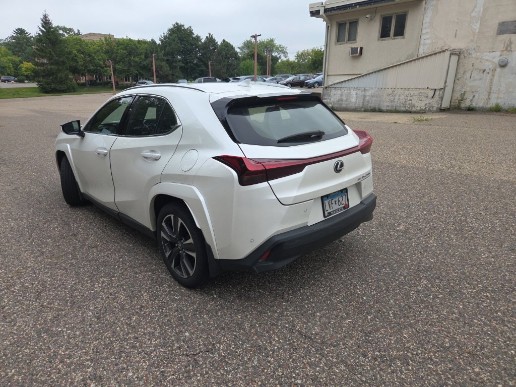 Used 2024 Lexus UX 250h AWD w/ Premium Package image 15
