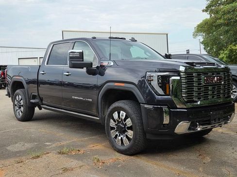 Used 2024 GMC Sierra 2500 Denali w/ Denali Reserve Package AWD/4WD image 3