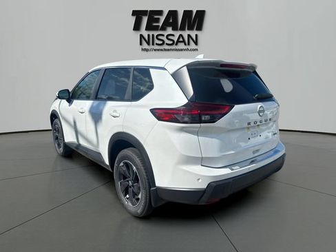 Certified 2025 Nissan Rogue SV AWD/4WD image 4