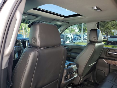 Used 2023 GMC Sierra 2500 Denali w/ Denali Ultimate Package image 12