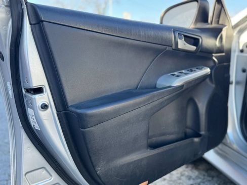 Used 2013 Toyota Camry SE FWD image 9