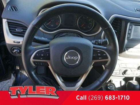 Used 2015 Jeep Cherokee Latitude w/ Cold Weather Group image 30