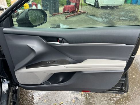 Used 2021 Toyota Camry LE FWD image 17