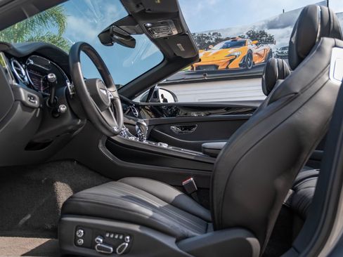 Used 2020 Bentley Continental GT image 13