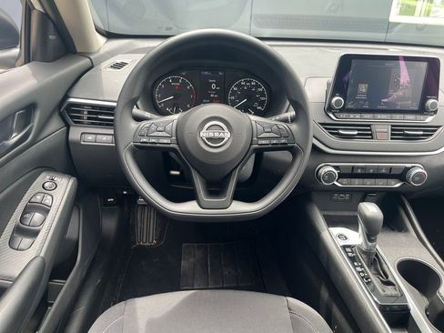 Certified 2025 Nissan Altima 2.5 S FWD image 15