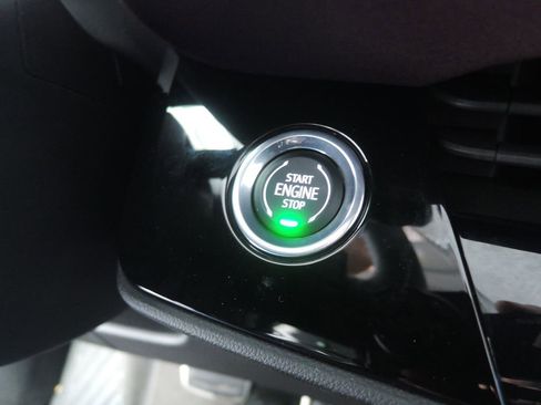 Used 2025 Buick Envision Sport Touring AWD/4WD image 21