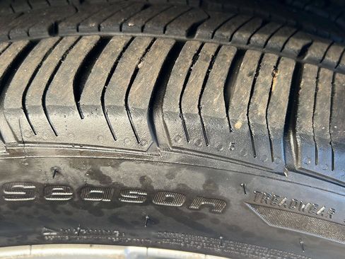 Used 2016 Chrysler 200 Limited image 39