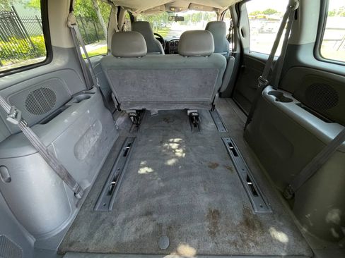 Used 2005 Dodge Caravan SE w/ Popular Equipment Group FWD image 20