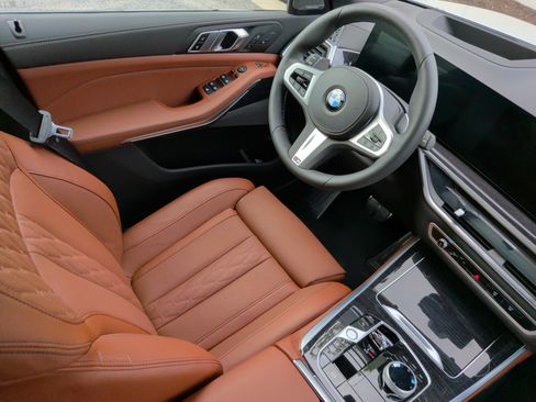 Used 2026 BMW X5 sDrive40i w/ Executive Package RWD image 36