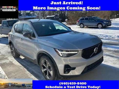 Used 2023 Volvo XC40 B5 Plus w/ Climate Package image 1